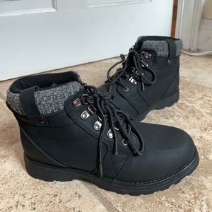 Black boots NWOT